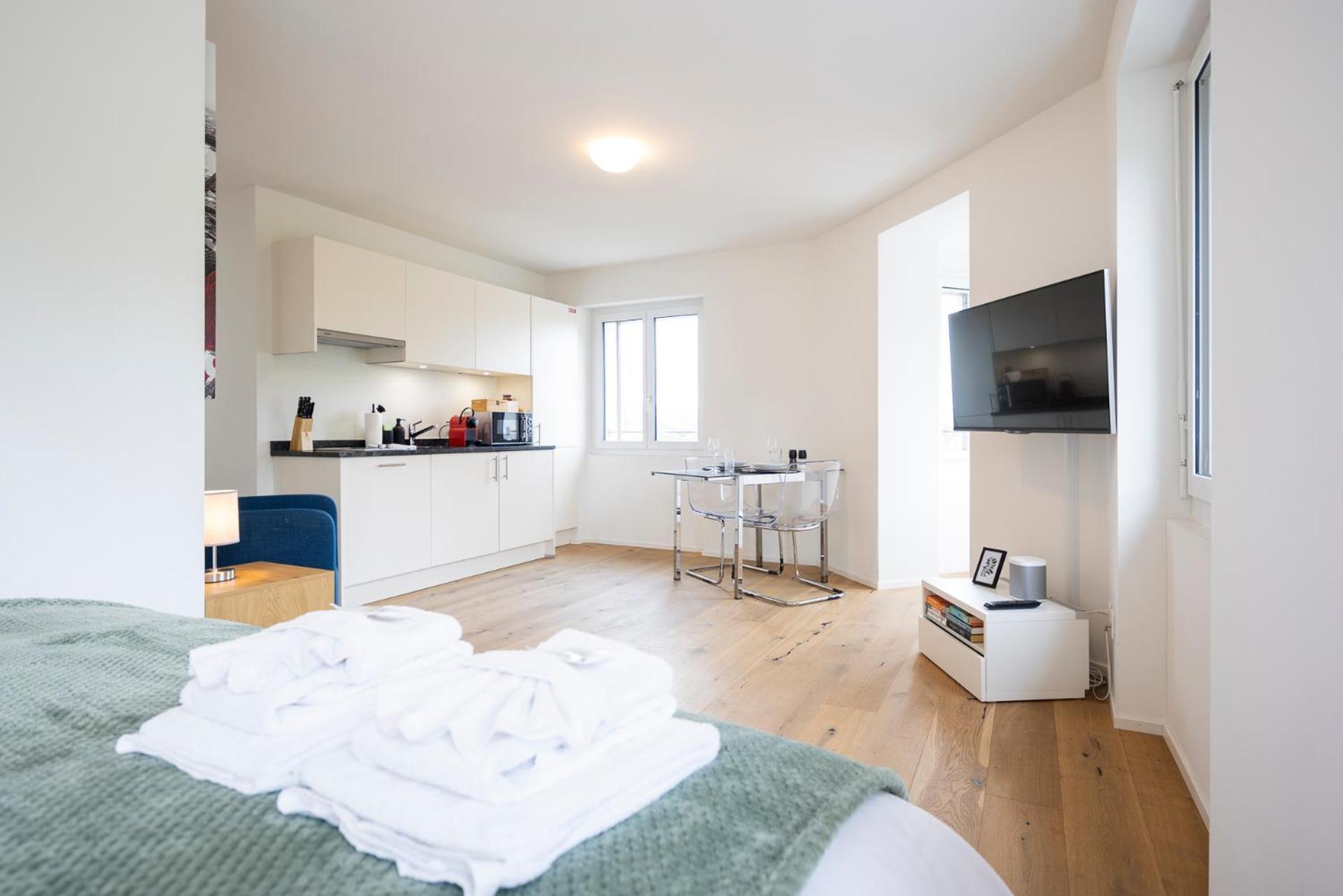 Stayy The River - Contactless Check-In Zurich Exterior photo